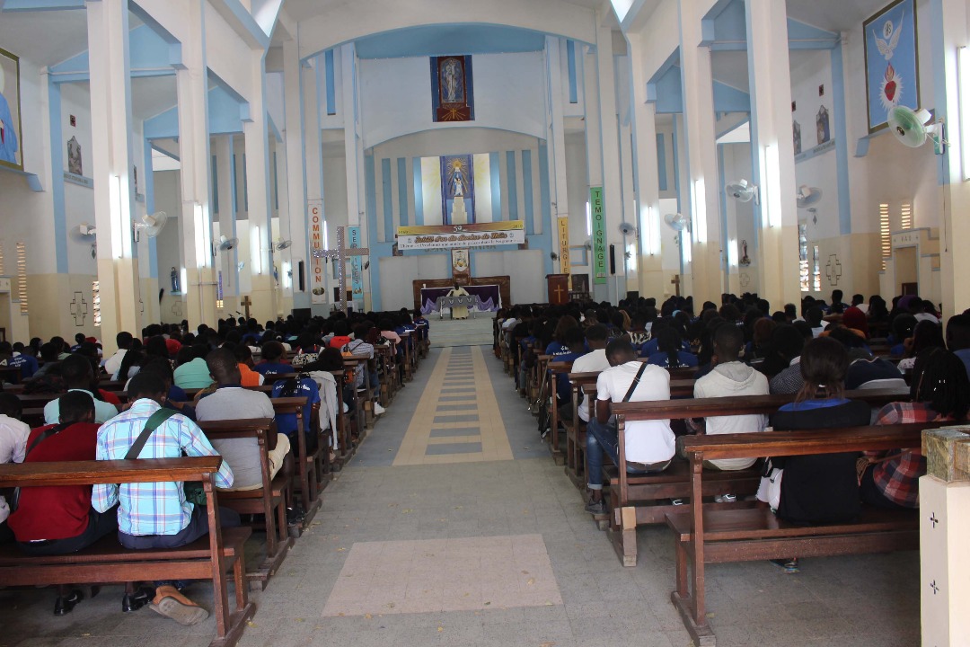 Récollection des étudiants de Dakar à Thiès